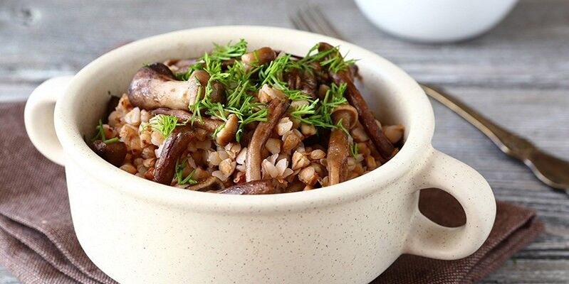Каша од хељде са печуркама за ручак у менију здраве исхране